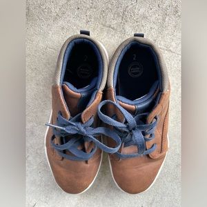 Boys Wonder Nation boots size 2
